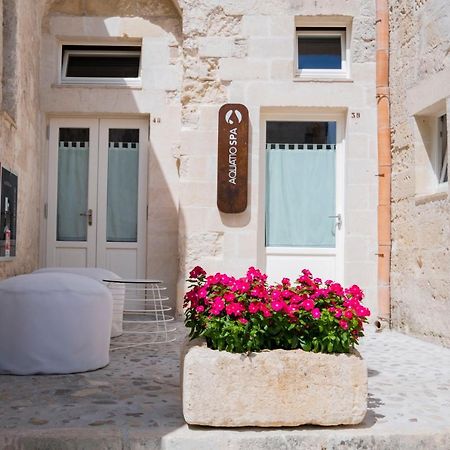 Aquatio Cave Luxury Hotel&SPA Matera Esterno foto A street in the old town